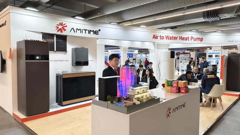 the-worlds-attention--amitime-shines-at-ish-in-frankfurt-01.jpg